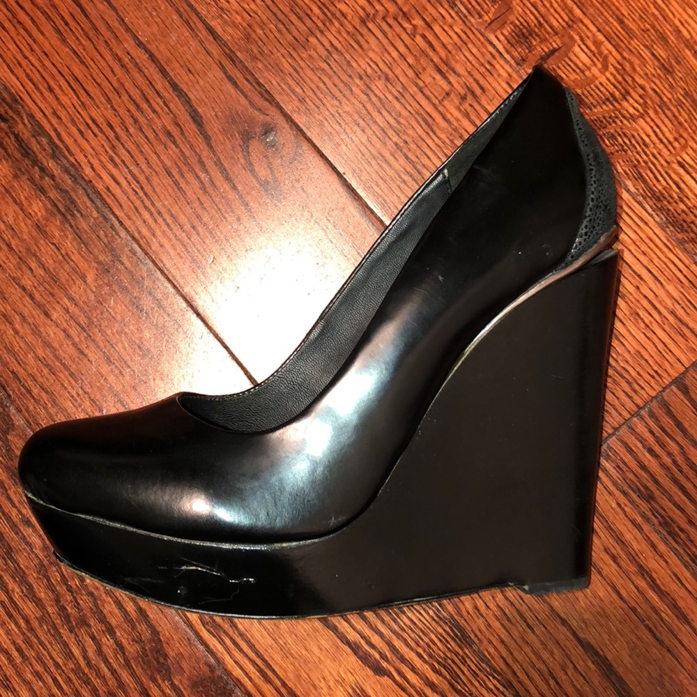 Badgley Mischka Black Wedge Pump - Picture 5 of 6